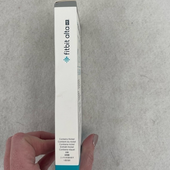 FITBIT Alta Alta HR Classic Accessory Band Bracelet Classic Size: Large Magenta - Picture 4 of 6